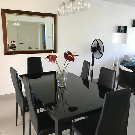 Bel Appartement Sur La Route Cotiere A 50 M D Une Tres Belle Plage Grand-Baie Exterior photo