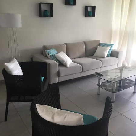 Bel Appartement Sur La Route Cotiere A 50 M D Une Tres Belle Plage Grand-Baie Exterior photo
