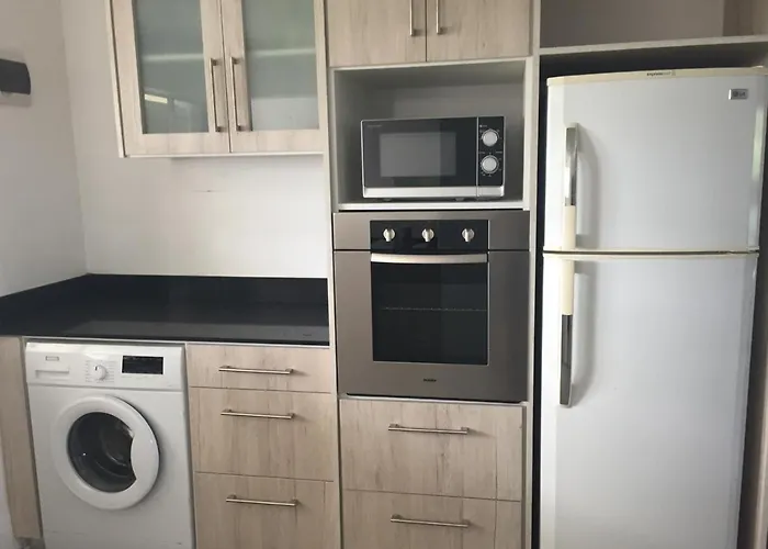 Bel Appartement Sur La Route Cotiere A 50 M D Une Tres Belle Plage